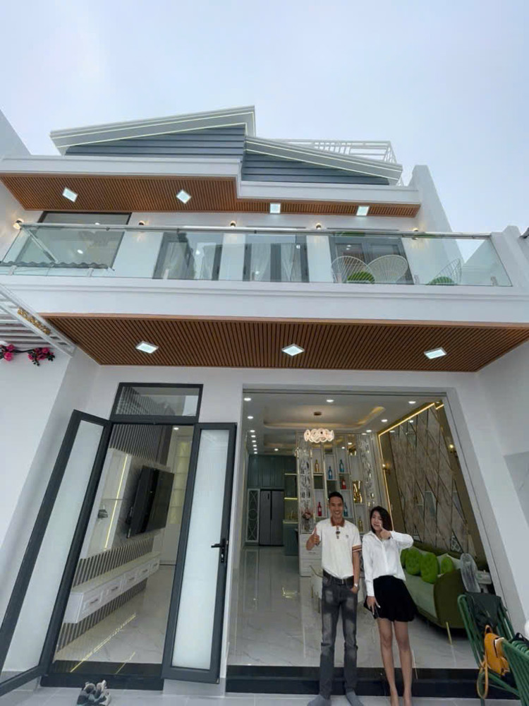 BÁN NHÀ BIỆT THỰ – PHẠM HỮU LẦU - Q.7 - CÁCH  ĐƯỜNG CHÍNH 10M - LÔ NHÌ  –  GẦN PHÚ MỸ HƯNG - GiÁ