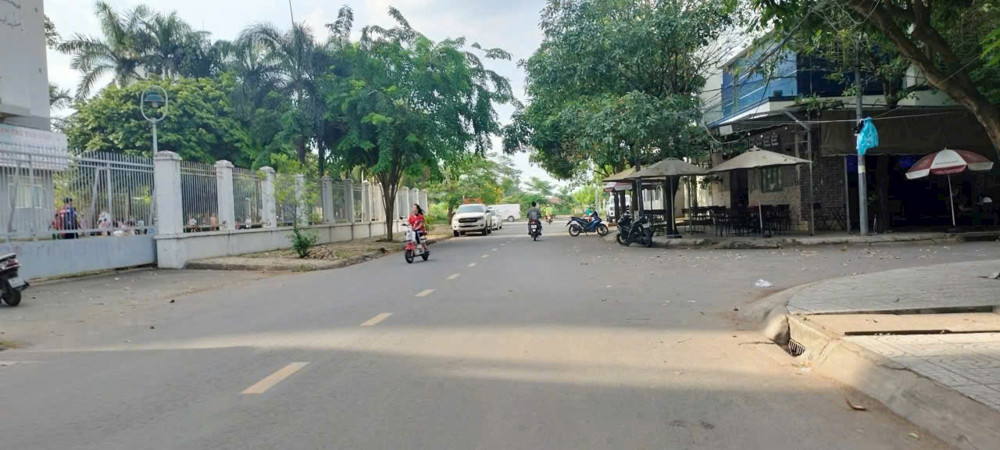 Bán 8 căn Biệt thự (10m-20m) Thuộc Khu Phú Nhuận, đường Lê Thị Riêng, Thới An, Q12