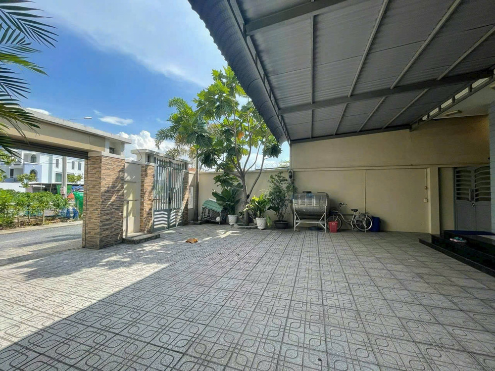 Bán Biệt Thự 1 trệt 1 lầu 1 tum. 
Liền kề KDC Phúc Hiếu . Hiệp Hoà. Tp Biên Hoà-0909808615