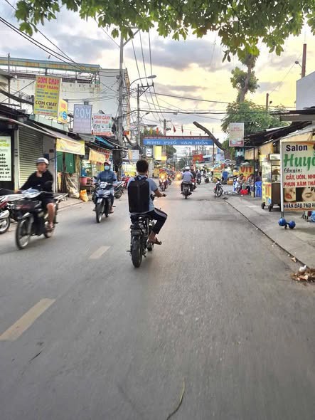 Bán nhà mặt tiền 5x24m giá 7,9 tỷ Đường Hiệp Thành 17