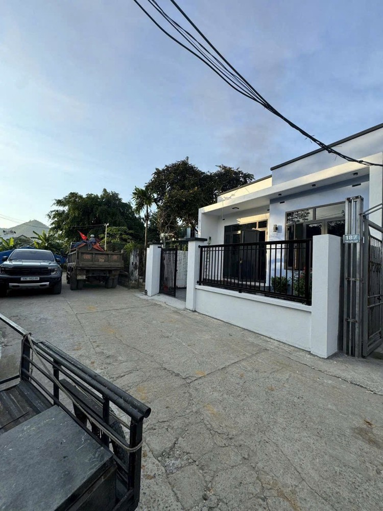 VỊ TRÍ ĐẸP - GIÁ TỐT - Chính Chủ Cần Bán Nhà Ngay chân cầu Cửa Cạn, Phú Quốc, An Giang