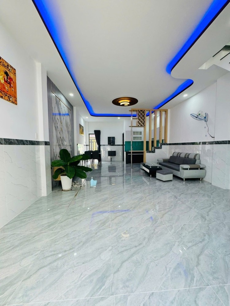 Bán nhà đường số 6,  Tăng Nhơn Phú B, Q9, TP HCM. DT 55m2, 2 tầng, 2PN, SH. Giá 5.59  tỷ. LH: