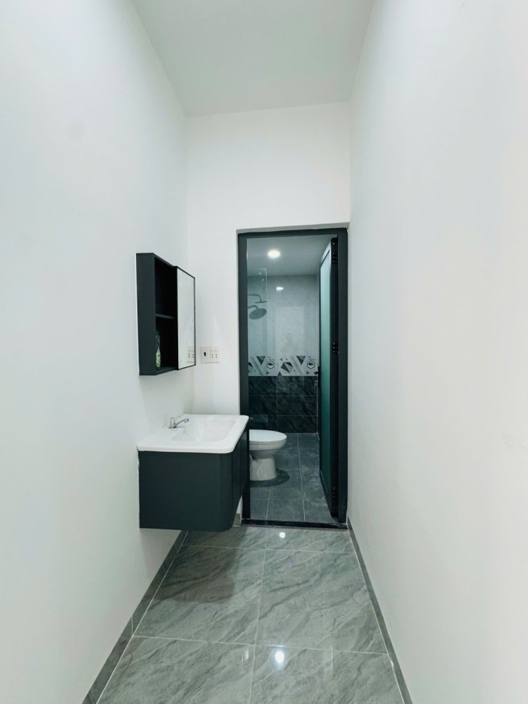 Bán nhà đường số 6,  Tăng Nhơn Phú B, Q9, TP HCM. DT 55m2, 2 tầng, 2PN, SH. Giá 5.59  tỷ. LH: