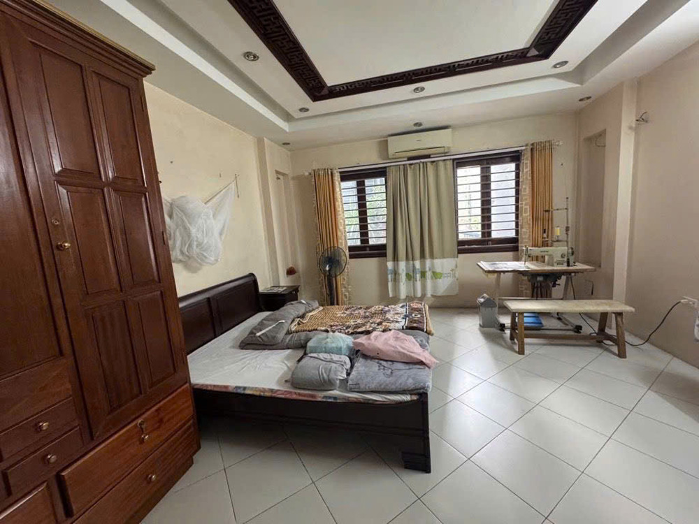 Bán Nhà Lạc Long Quân 60m, 5 tầng, oto đỗ cửa! 2 thoáng trước sau, 5 ngủ ở luôn!