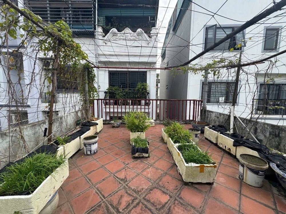 Bán Nhà Lạc Long Quân 60m, 5 tầng, oto đỗ cửa! 2 thoáng trước sau, 5 ngủ ở luôn!