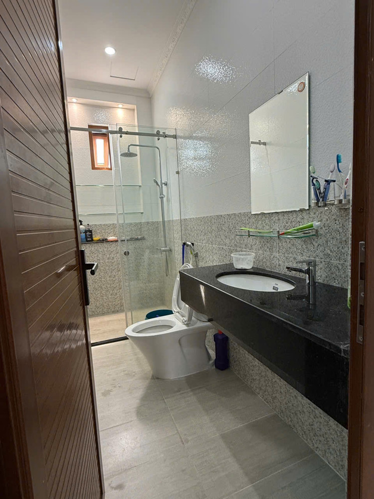 Biệt thự tân cổ điển mới full nội thất gỗ Bông Sao P5Q8