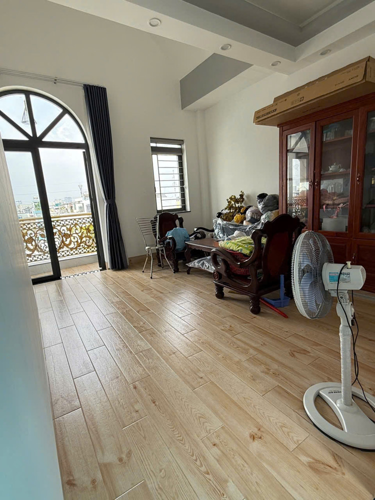 Biệt thự tân cổ điển mới full nội thất gỗ Bông Sao P5Q8