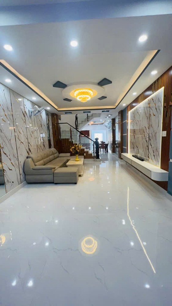 ⭐️ BÁN NHÀ PHỐ MỚI 3 TẦNG - ĐƯỜNG XE HƠI 7 M  - THÔNG THOÁNG HAI CHIỀU - TT NHÀ BÈ - LIỀN KỀ Q7 