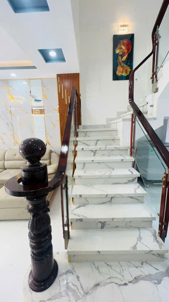 ⭐️ BÁN NHÀ PHỐ MỚI 3 TẦNG - ĐƯỜNG XE HƠI 7 M  - THÔNG THOÁNG HAI CHIỀU - TT NHÀ BÈ - LIỀN KỀ Q7 