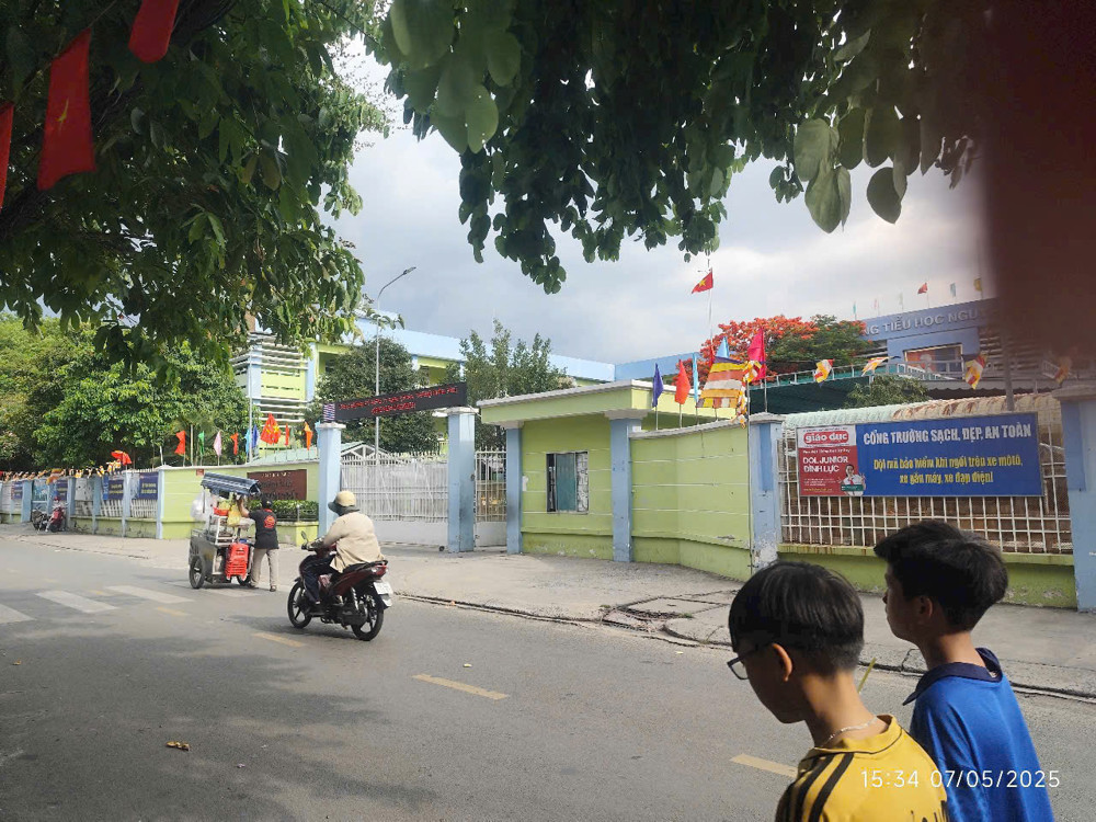 NHÀ (9.32x23) MẶT TIỀN QUẬN 12 – DÒNG TIỀN 83 TRIỆU/THÁNG