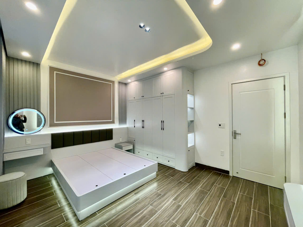 Bán nhà 4 tầng độc lập lô góc 3 mặt tiền tại Lê Hồng Phong, Hải An, Hải Phòng