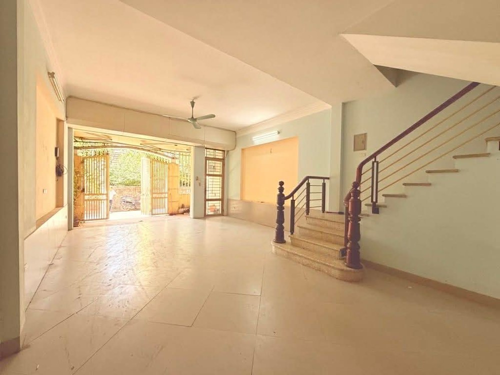 bán nhà Ngọc Thuỵ, ôtô tránh, gần đường Hồng Tiến kéo dài, sát chợ- TĐC Ngọc Thuỵ