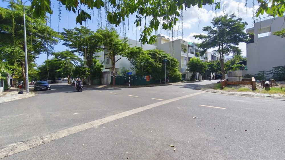 BÁN ĐẤT 2 MẶT TIỀN ĐƯỜNG KĐT MỚI PHƯỚC LONG - NAM NHA TRANG
- Diện tích 163m2 full ODT
- Ngang ôm