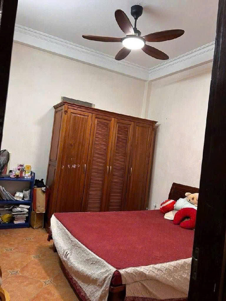 Bán Nhà Lạc Long Quân 40m, 4 tầng, oto đỗ cửa! Khu phân lô quân đội, dân xây chắc chắn!