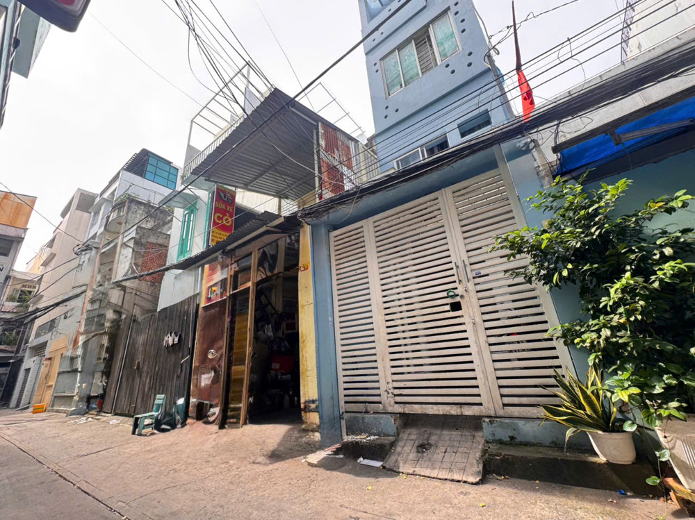 HIẾM - NGANG 6M*26M - BÁN NHÀ 2 TẦNG HXH Đ.LÊ THỊ RIÊNG, Q1 - CHỈ 30M NHÌN RA MT - VỊ TRÍ VIP KHÔNG