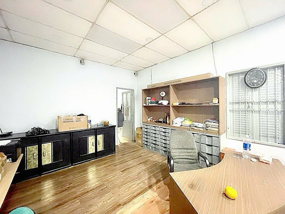 HIẾM - NGANG 6M*26M - BÁN NHÀ 2 TẦNG HXH Đ.LÊ THỊ RIÊNG, Q1 - CHỈ 30M NHÌN RA MT - VỊ TRÍ VIP KHÔNG