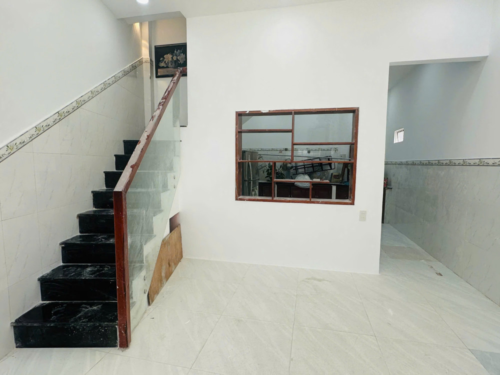 Bán nhà hẻm đường Tố Hữu , nhà gồm 1 trệt 1 lầu,  Diện tích:39m2 
Giá bán :3ty250