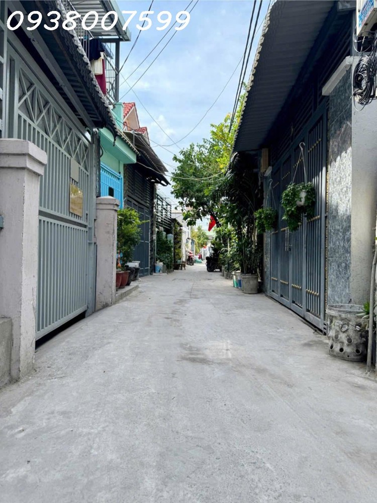 NHÀ BÁN GẤP GIẢM 400 TRIỆU. SÁT VÁCH QUẬN 7  - NHÀ MỚI Ở NGAY (4x15m) VUÔNG VỨC, TẶNG FULL NỘI THẤT