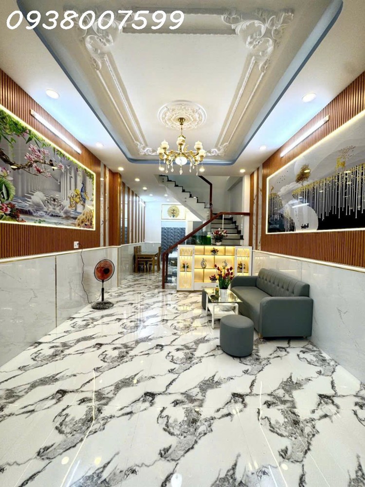 NHÀ BÁN GẤP GIẢM 400 TRIỆU. SÁT VÁCH QUẬN 7  - NHÀ MỚI Ở NGAY (4x15m) VUÔNG VỨC, TẶNG FULL NỘI THẤT