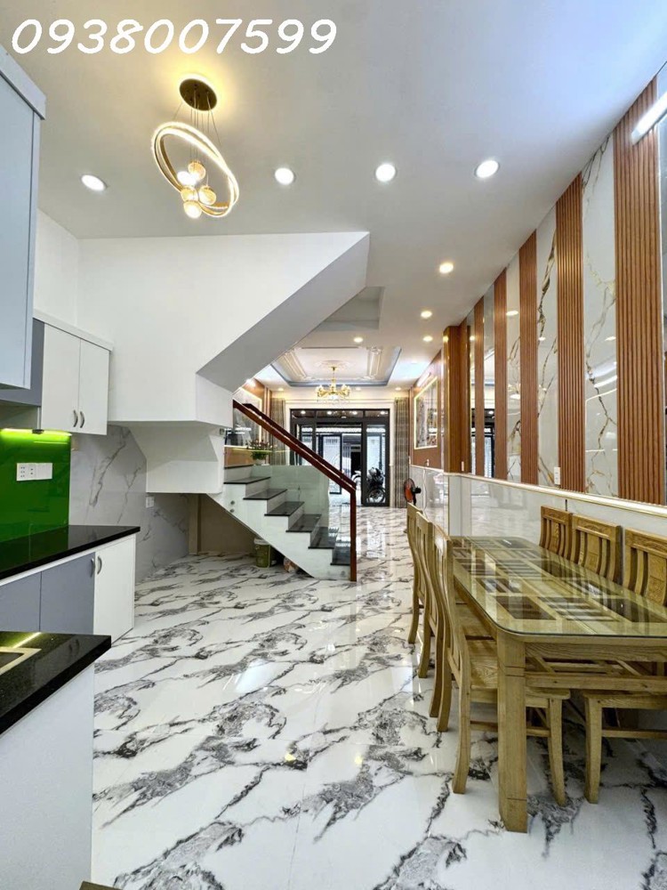 NHÀ BÁN GẤP GIẢM 400 TRIỆU. SÁT VÁCH QUẬN 7  - NHÀ MỚI Ở NGAY (4x15m) VUÔNG VỨC, TẶNG FULL NỘI THẤT