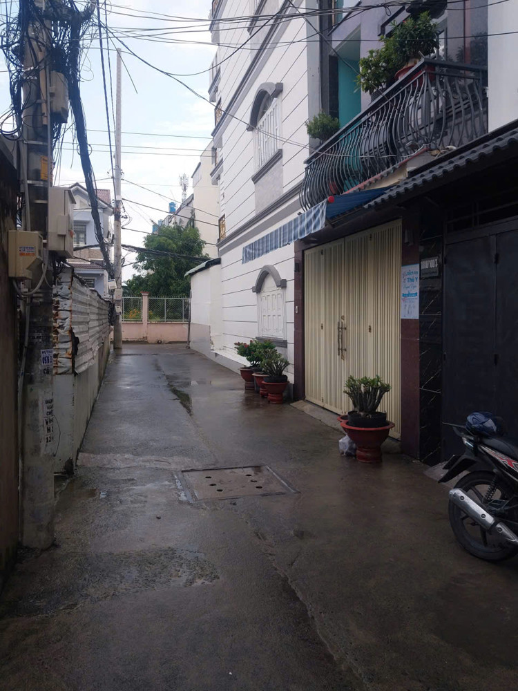 NHÀ MẶT TIỀN HẺM XE HƠI – HẺM 1806 HUỲNH TẤN PHÁT, NHÀ BÈ 🌿
💰 Giá bán: 5 tỷ 850 triệu (thương