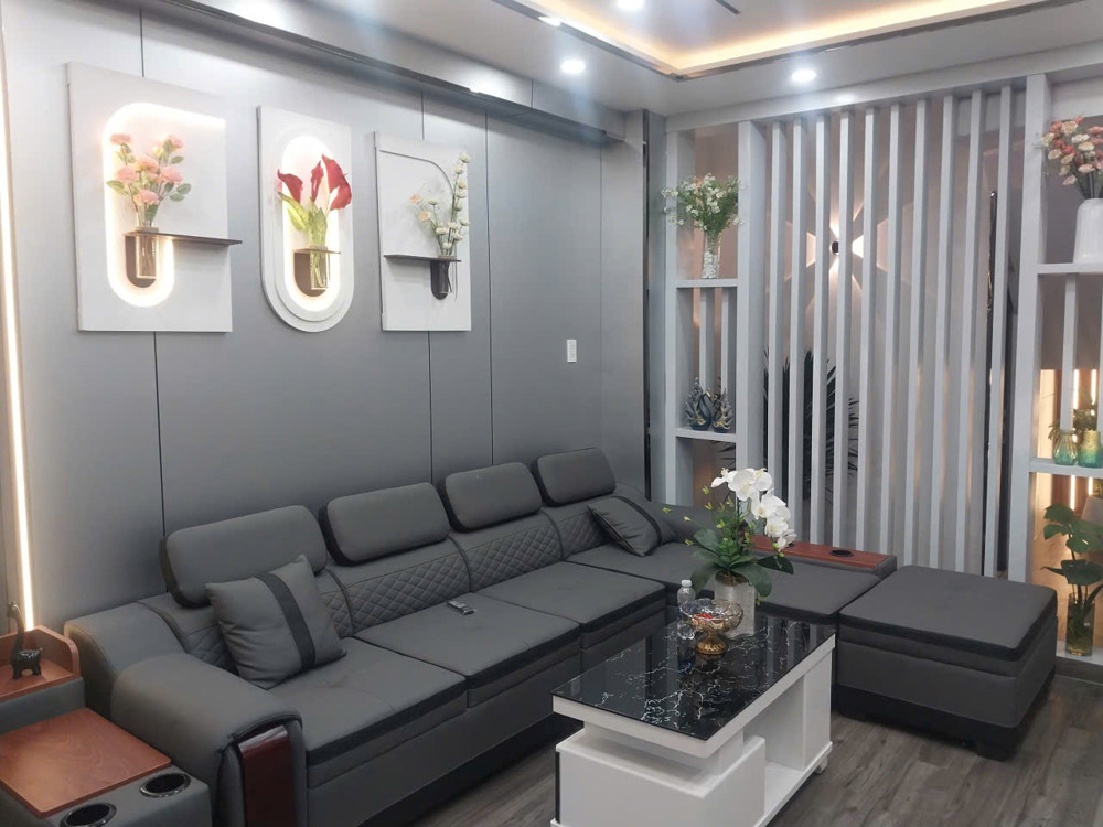 NHÀ MẶT TIỀN HẺM XE HƠI – HẺM 1806 HUỲNH TẤN PHÁT, NHÀ BÈ 🌿
💰 Giá bán: 5 tỷ 850 triệu (thương