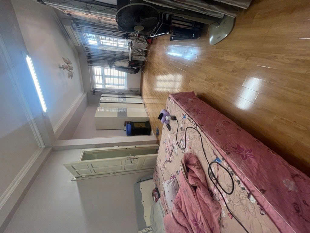 Bán Nhà Lạc Long Quân 51, 6 tầng, 2 thoáng, mặt. tiền lý tưởng!