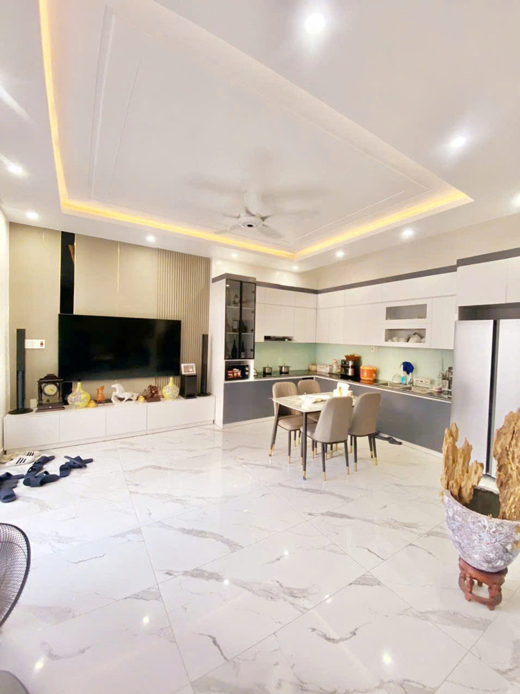 Giảm Giá 150 Triệu – Bán Nhà 4 Tầng Văn Cao, Hải Phòng – Mặt Tiền Rộng Hơn 6m, Full Nội Thất