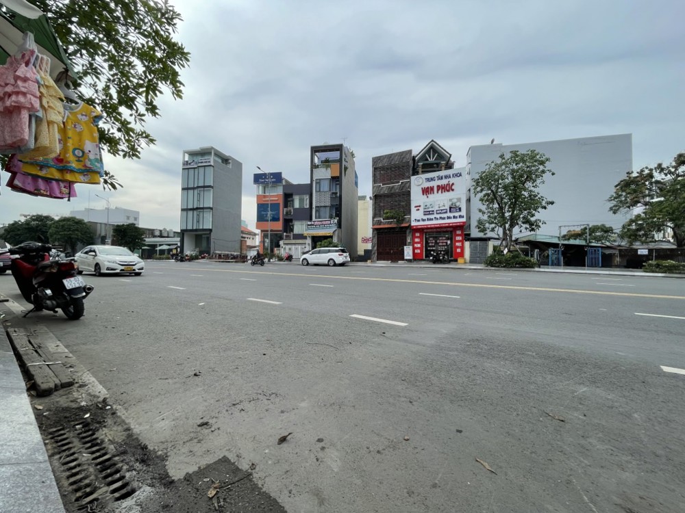 Bán Lô Đất Tặng Nhà Trệt Lầu Mặt Tiền Đinh Thị Thi - Hiệp Bình Phước - Thành Phố Thủ Đức