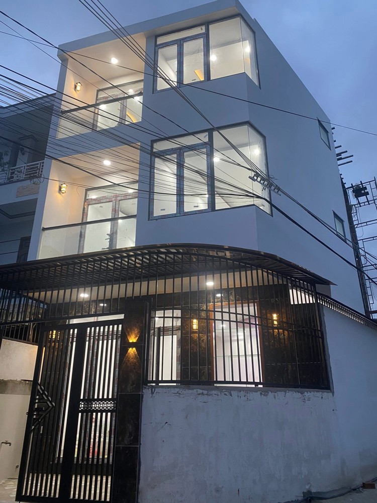 BÁN NHÀ CĂN GÓC 2 MẶT TIỀN 3 TẦNG HẺM OTO PHƯỚC LONG NGAY KĐT PHƯỚC LONG