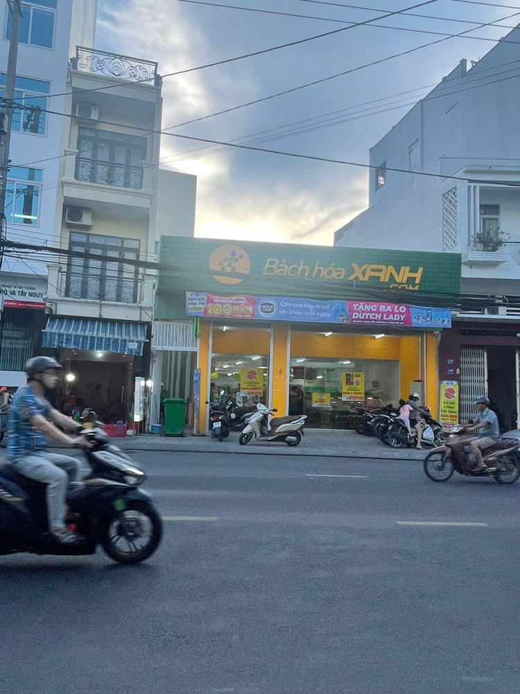 🏠 BÁN NHÀ 2 MẶT TIỀN ĐƯỜNG 2/4 – VỊ TRÍ ĐẮC ĐỊA BẬT NHẤT NHA TRANG. GIÁ BÁN 128TR/M2🌟