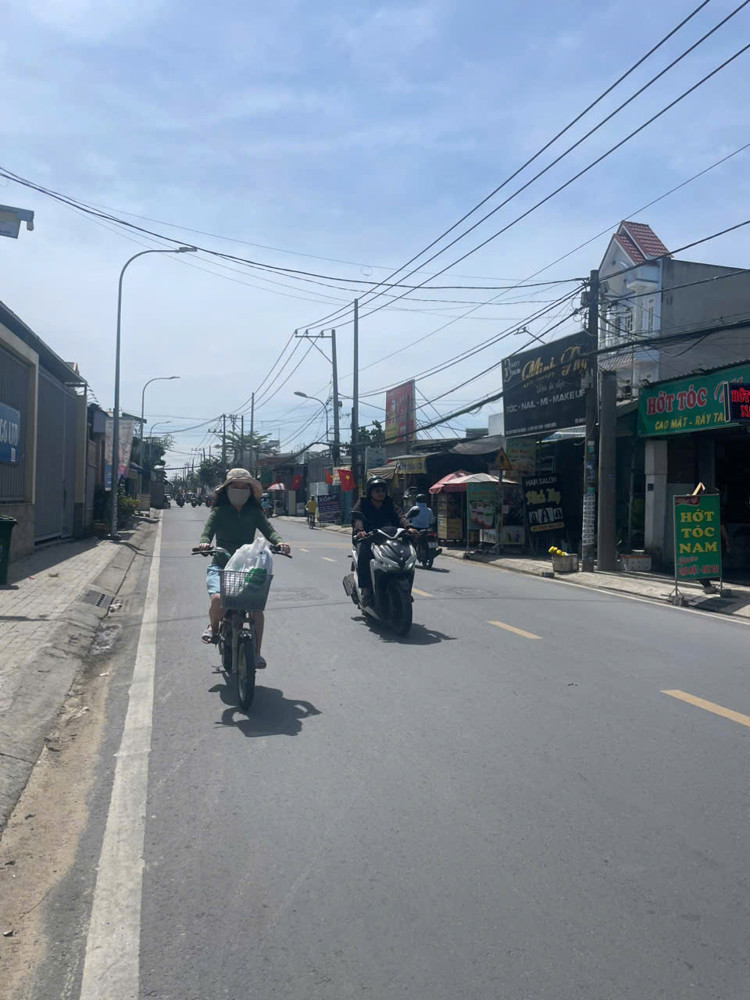 NHÀ SHR (220M2) – MẶT TIỀN TRỊNH THỊ MIẾNG – TTT HÓC MÔN SÁT VÁCH CHỢ BA BẦU)