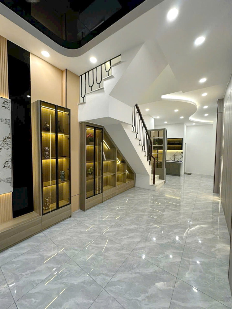 Nhà ko lộ giới 3.4x12m, nở hậu 154 Âu Dương Lân P3Q8 full nội thất cao cấp