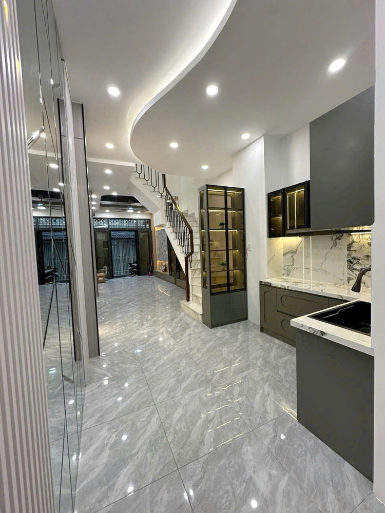 Nhà ko lộ giới 3.4x12m, nở hậu 154 Âu Dương Lân P3Q8 full nội thất cao cấp