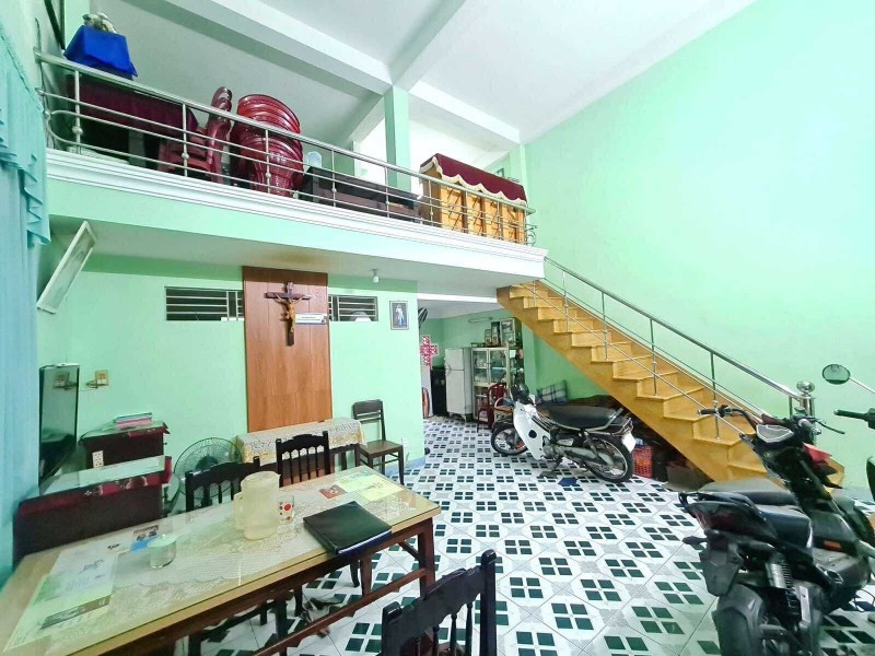 ► Kiệt Lê Duẩn, 78m2, ngang hơn 6m, 3 tầng chắc chắn, 3PN, 4.x tỷ