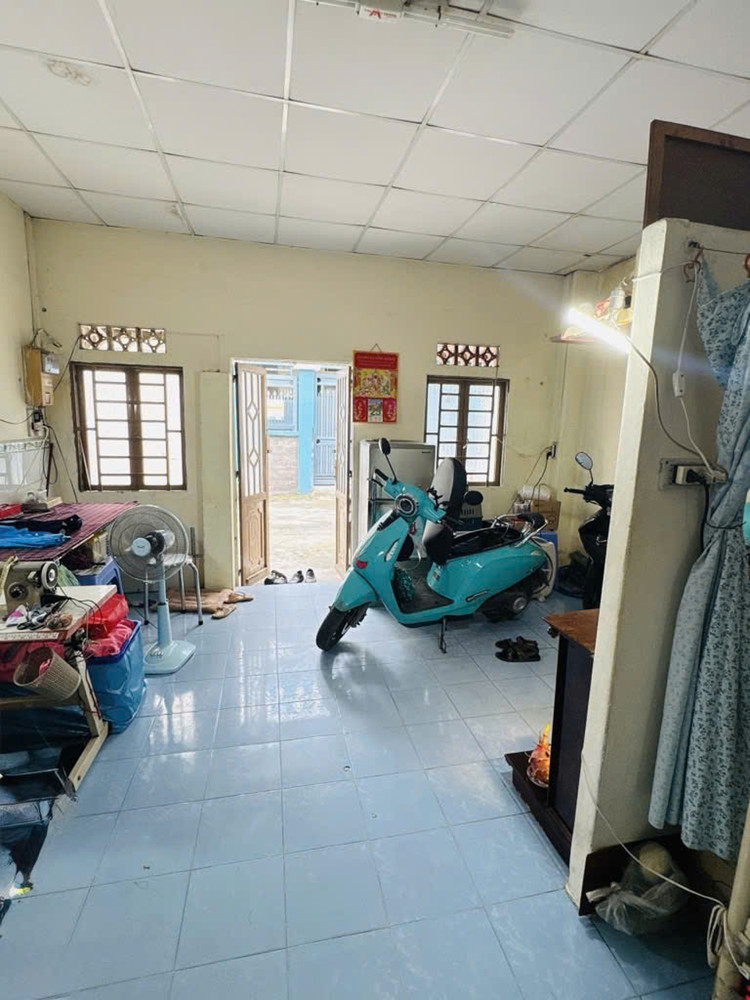 D1673 ⚡️ sát chợ Bà Chiểu, SHR, Vuông, HXH, 4.6x10m, 4.x tỷ