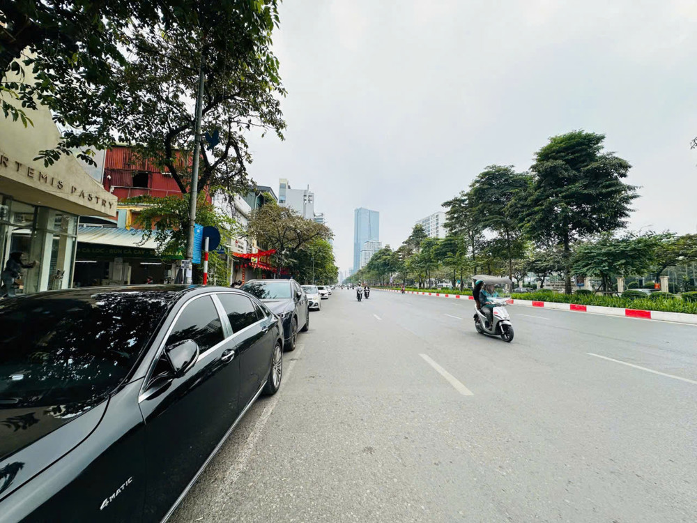 MẶT PHỐ VĂN CAO - TRUNG TÂM BA ĐÌNH - DÒNG TIỀN ĐỀU - GIÁ SIÊU VIP- 95 m, 7 tầng, mặt tiền 5m, 65 tỷ