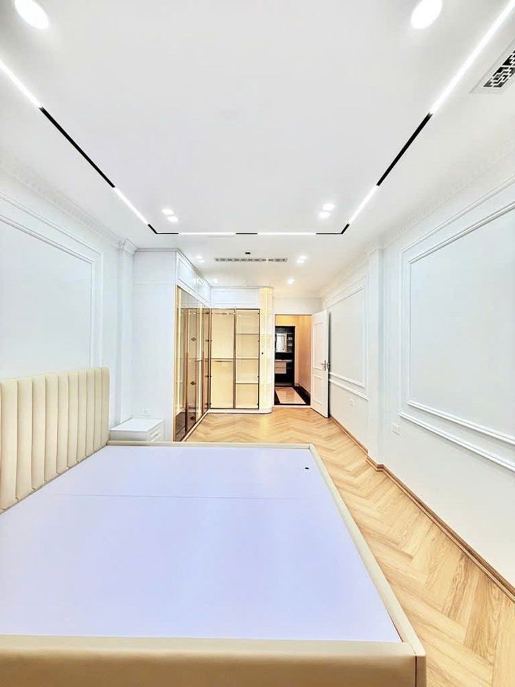 BÁN NHÀ NGỌC THUỴ LONG BIÊN,LÔ GÓC,NGÕ RỘNG NÔNG,ĐẸP LONG LANH 36M NHỈNH 7 TỶ