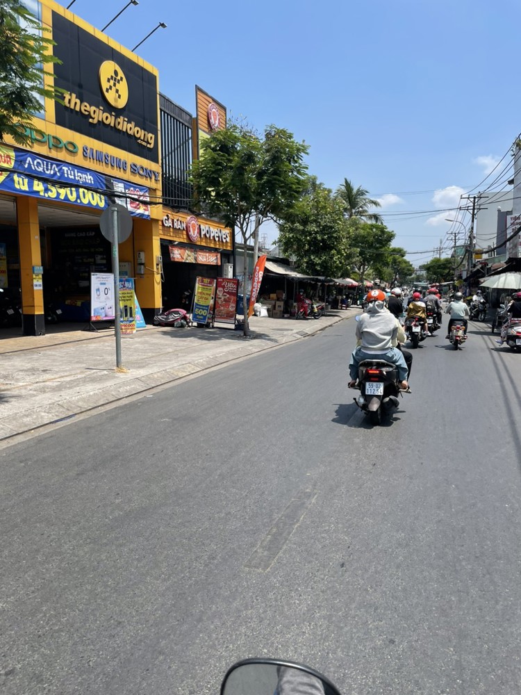 CHỦ NGỘP BÁN GẤP NHÀ (14x70) MẶT TIỀN NGUYỄN VĂN QUÁ, Q12. GIÁ: 76 TỶ TL