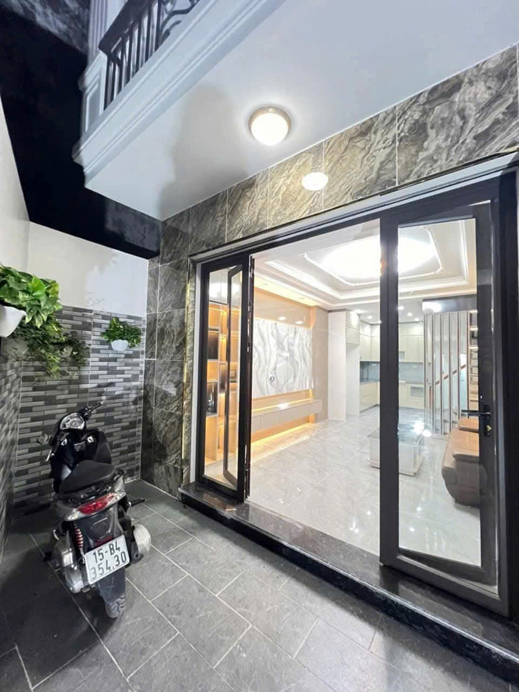 Bán Nhà Mới Xây Độc Lập Hải Phòng – Sân Cổng Rộng, Gần Đường Lê Lợi – Giá Chỉ 3 Tỷ 690 Triệu