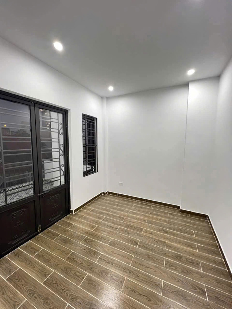 Bán Nhà Mới Xây Độc Lập Hải Phòng – Sân Cổng Rộng, Gần Đường Lê Lợi – Giá Chỉ 3 Tỷ 690 Triệu