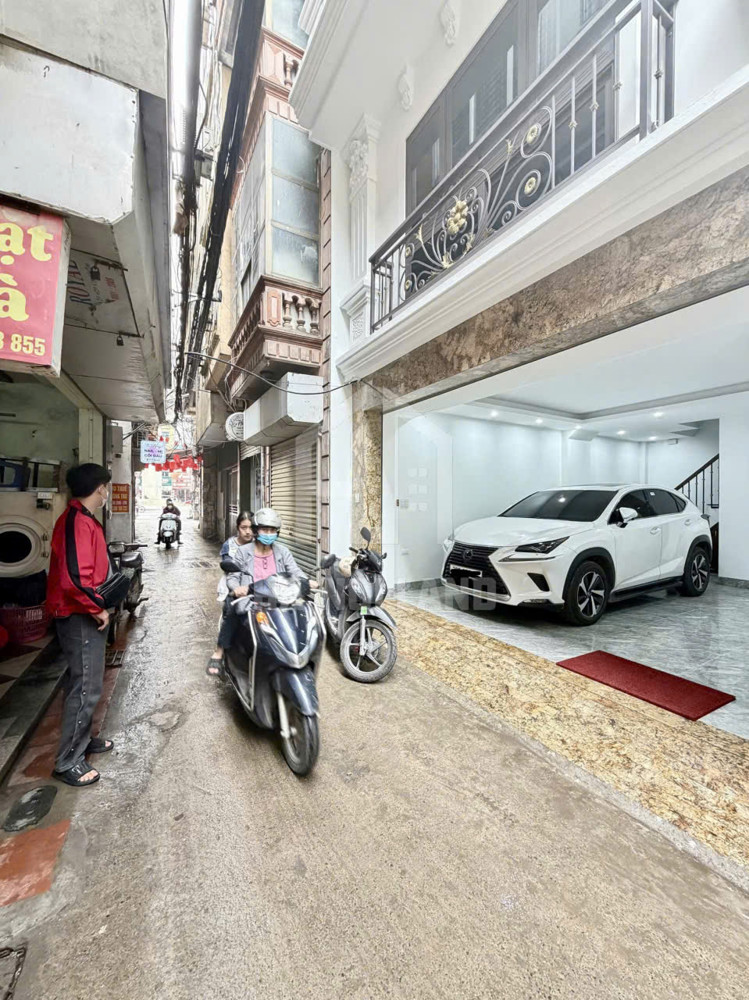 SIÊU PHẨM CỰC HIẾM 51M , 7 TẦNG ,THANG MÁY, NẰM NGAY TRUNG TÂM HÀ NỘI.
NHÀ NẰM NGAY ĐẦU PHỐ, LÔ