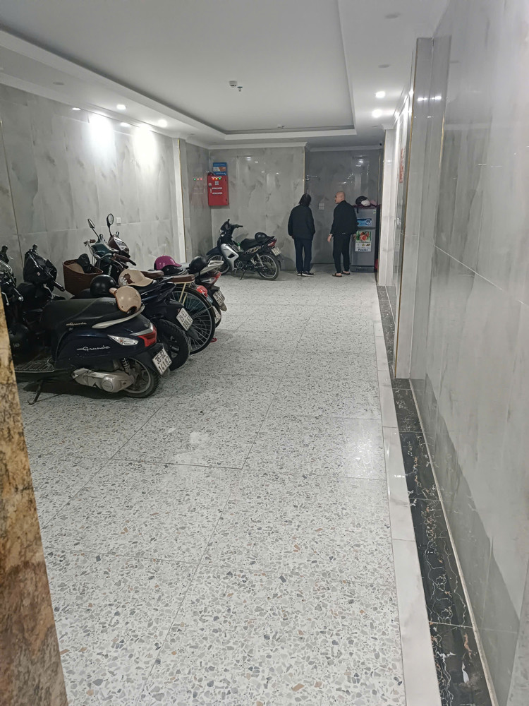 BÁN NHÀ mặt ngõ 6 Tầng - 120m2  Ngõ Tự Do, ô tô đỗ cửa - giá 40 tỷ