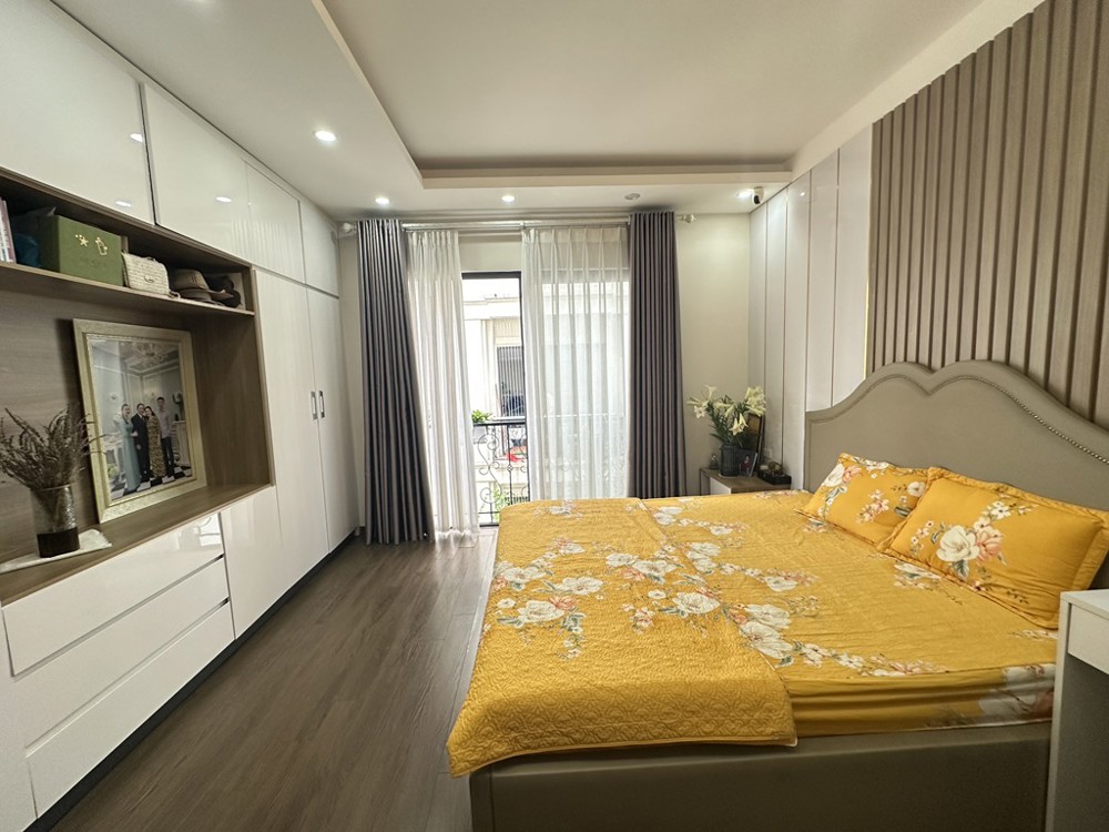 Bán nhà Ngọc Thuỵ, sau trường pháp 40m x 4T lô góc, oto vào nhà nhỉnh 12 tỷ có tl. LH 0936123469