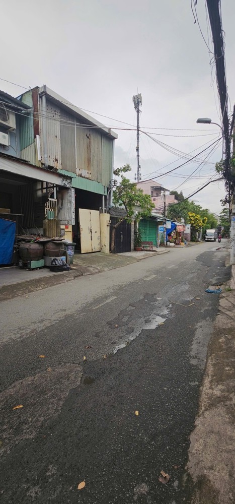 Bán nhà  đường Số 13, Linh Xuân, TP HCM. DT 100m2, 2 tầng, 3PN, SH, 6.8 tỷ. LH: 0933125879