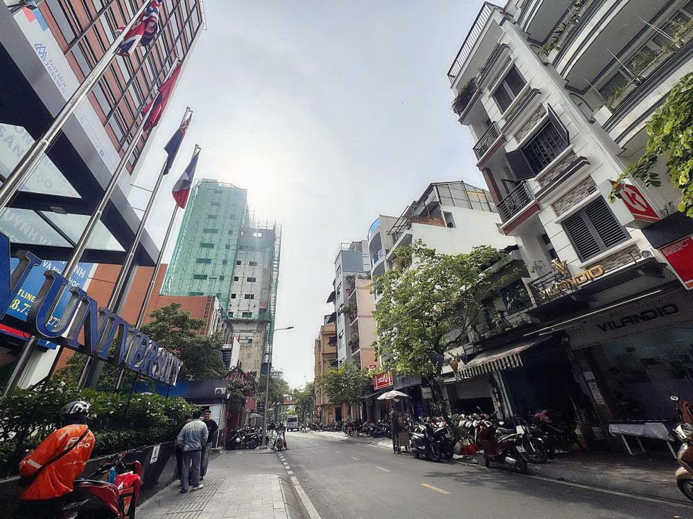 BÁN NHÀ 2 TẦNG MẶT TIỀN KD Đ.NGUYỄN VĂN TRÁNG, P.BẾN THÀNH, QUẬN 1 - DT ĐẸP 4M*18M VUÔNG VỨC - TRỌN