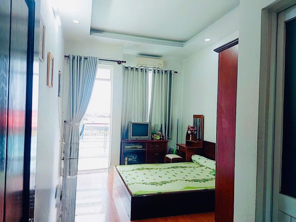 NHÀ BÁN GẤP – HXH SÁT LÝ THƯỜNG KIỆT – GIÁP QUẬN 10 – 4 TẦNG – DÒNG TIỀN ~200TR/NĂM