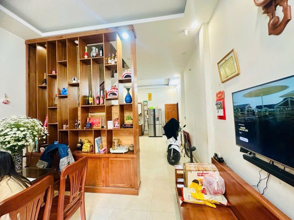 Bán Nhà Xuân La, 47m, 5 tầng, mặt. tiền lý tưởng! Oto đỗ cửa! Lô góc!