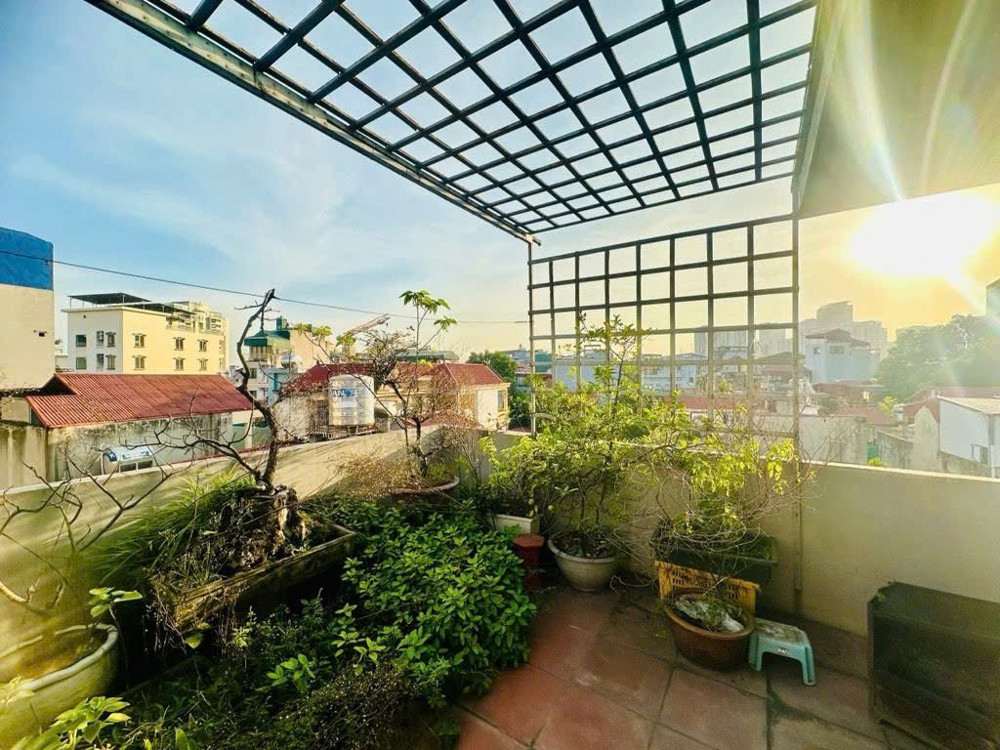 Bán Nhà Xuân La, 47m, 5 tầng, mặt. tiền lý tưởng! Oto đỗ cửa! Lô góc!