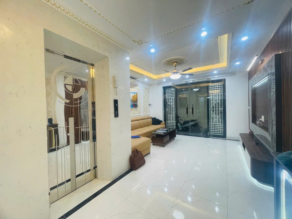 SIÊU PHẨM VÕ CHÍ CÔNG – 6 TẦNG – THANG MÁY – VỪA Ở VỪA CHO THUÊ 8PKK, 60 m, 6  tầng, MT 5.5 m. 14.5